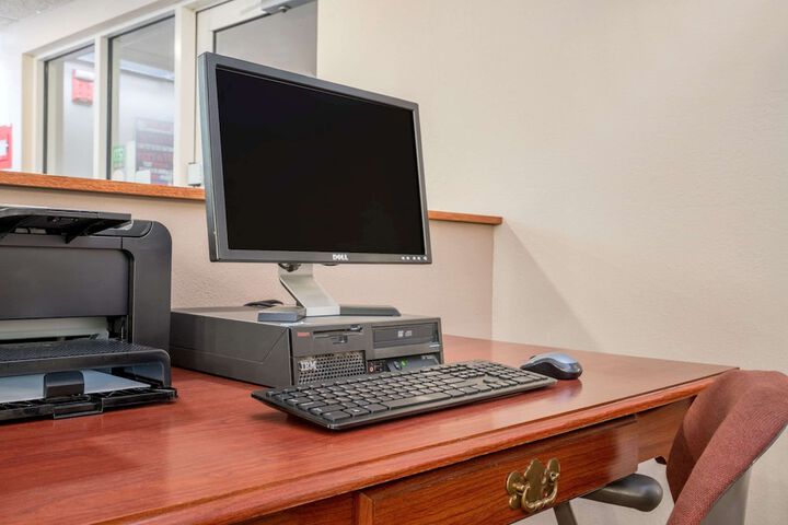 Business Center 18 of 18