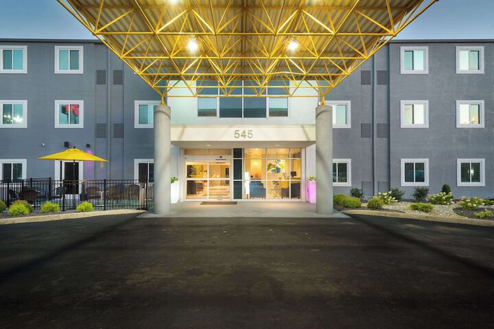 Hotel 3 of 82