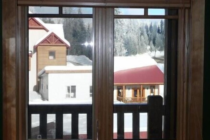 Room 4 of 20