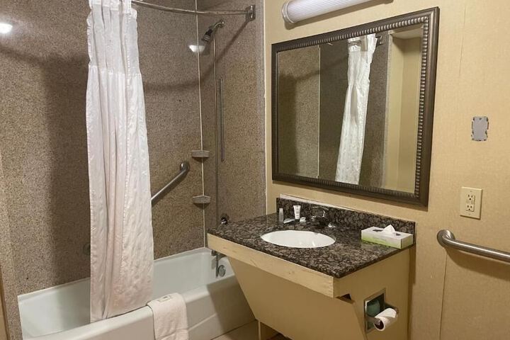 Room 21 of 36