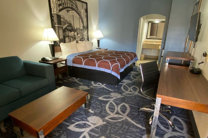 Room 17 of 31