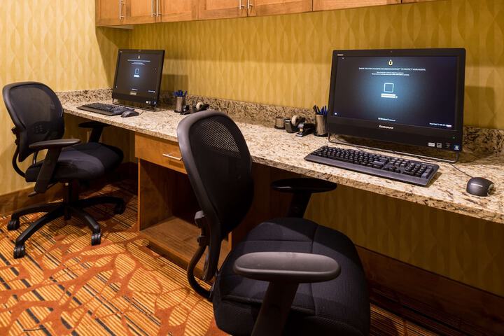 Business Center 48 of 51