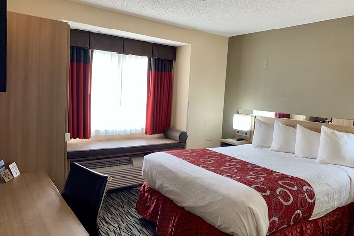 Microtel Inn & Suites by Wyndham Charleston WV