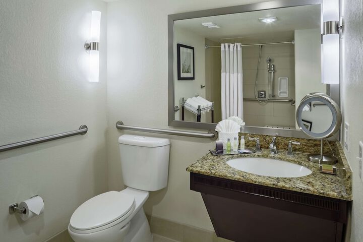 Room 12 of 38