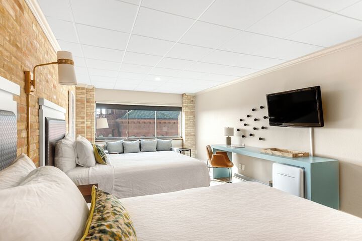 Room 168 of 250