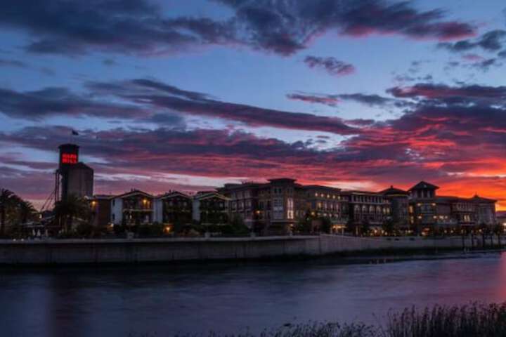 River Terrace Inn