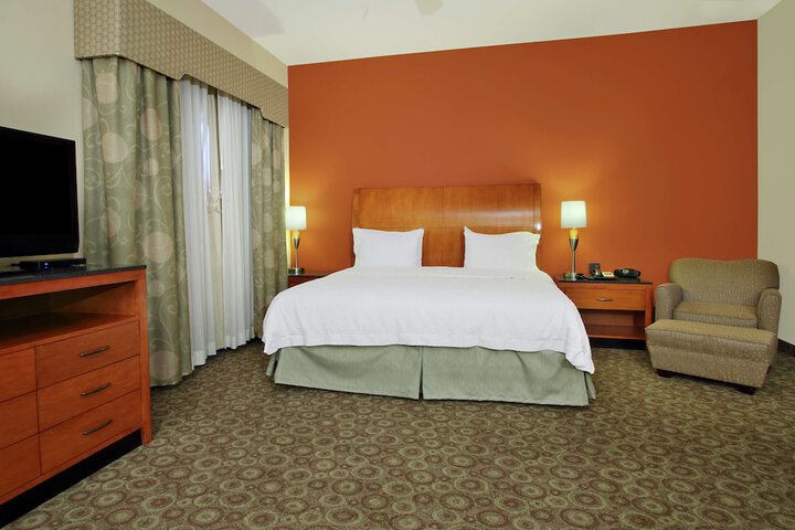 Room 28 of 68
