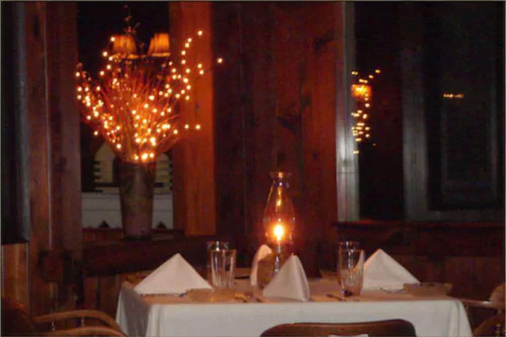Dining 53 of 65