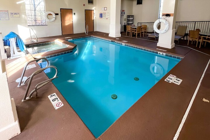 Comfort Inn & Suites Midtown