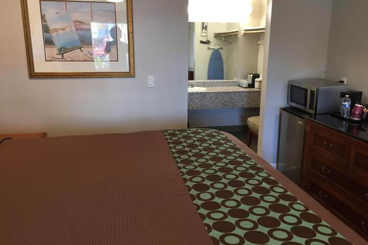 Room 34 of 37
