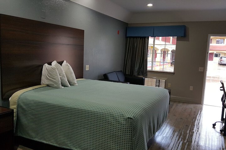 Room 42 of 53