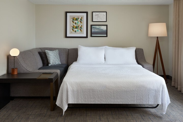 Room 14 of 37