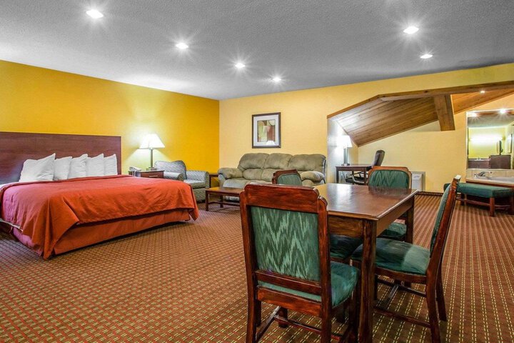 Room 13 of 31