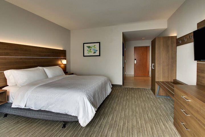Room 14 of 61