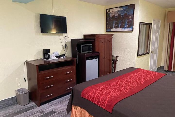Room 16 of 35