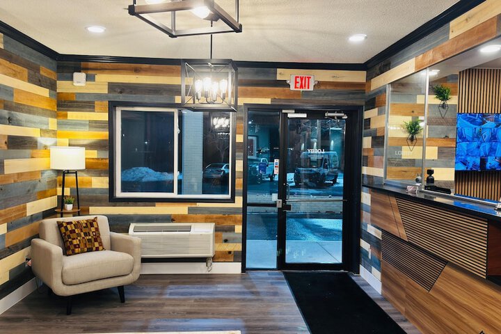 Blaine Town Inn & Suites
