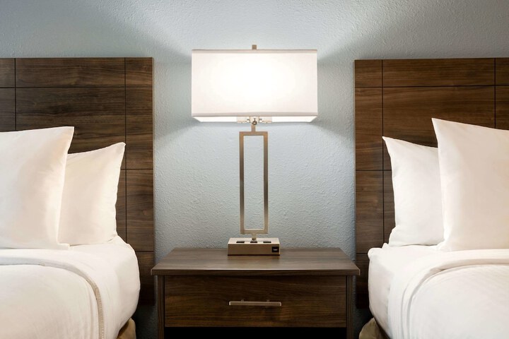 Room 17 of 31