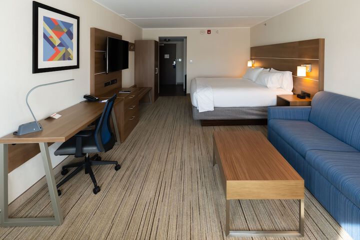 Room 52 of 96