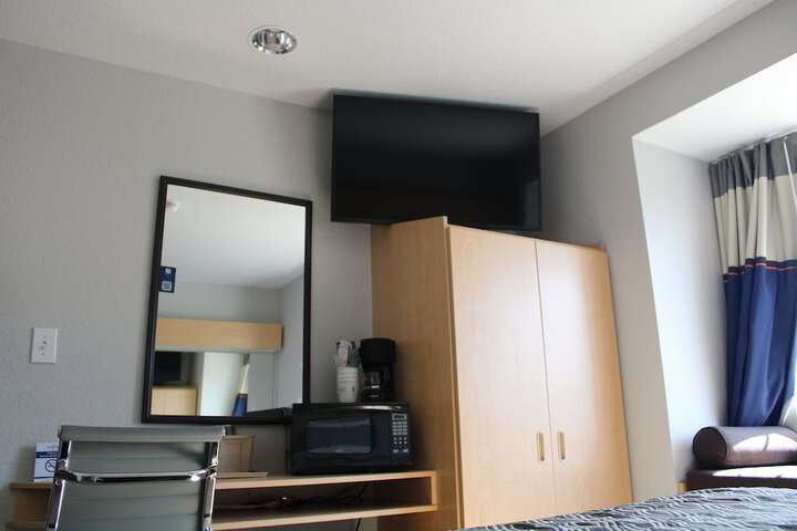 Room 8 of 21