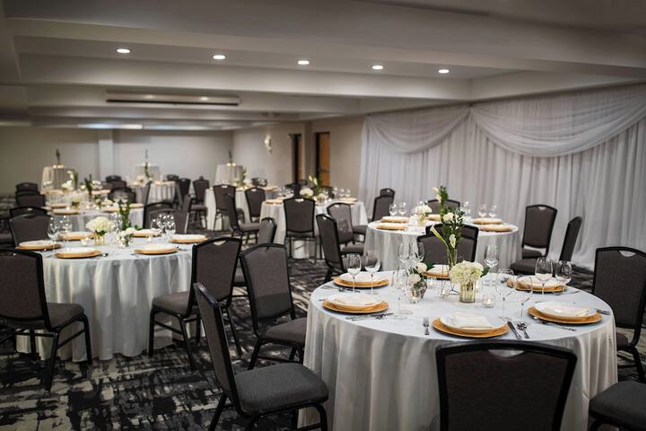 Ballroom/Hall 98 of 103