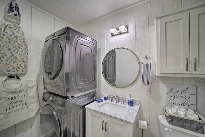 Private Beach: Waterfront Disney Getaway!