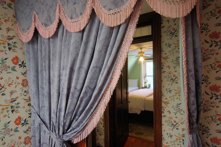 Room 44 of 79