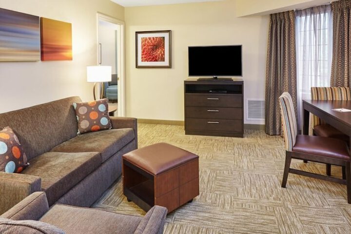 Staybridge Suites Chicago - Glenview by IHG
