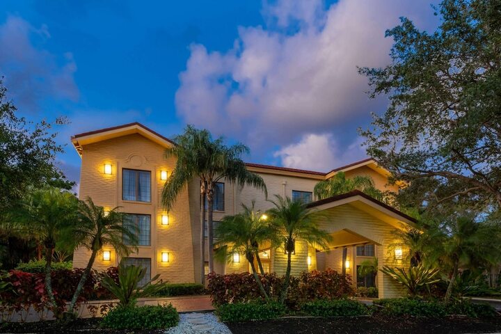 Hotel 4 of 36