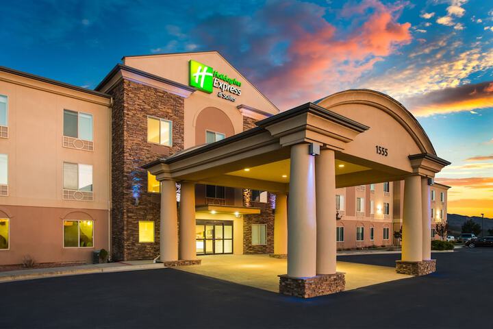 Hotel 2 of 47