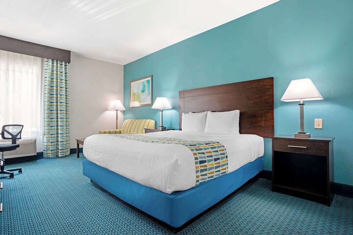Room 28 of 38