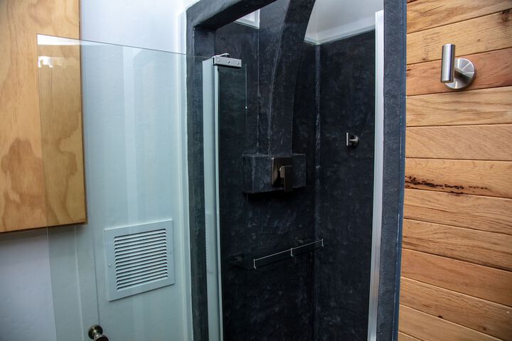 Room 33 of 103