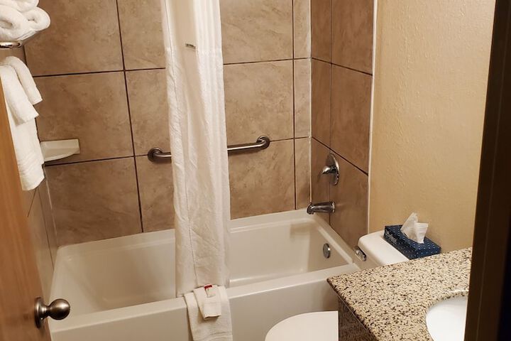 Room 8 of 30