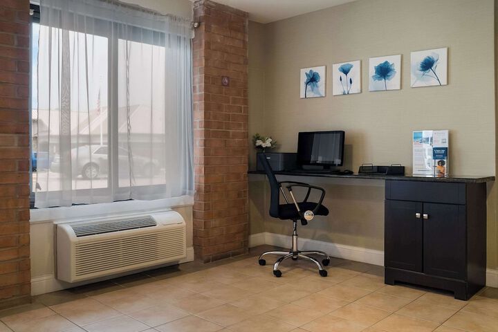 Business Center 35 of 35