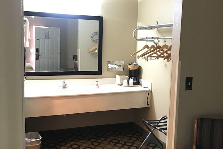 Room 11 of 23