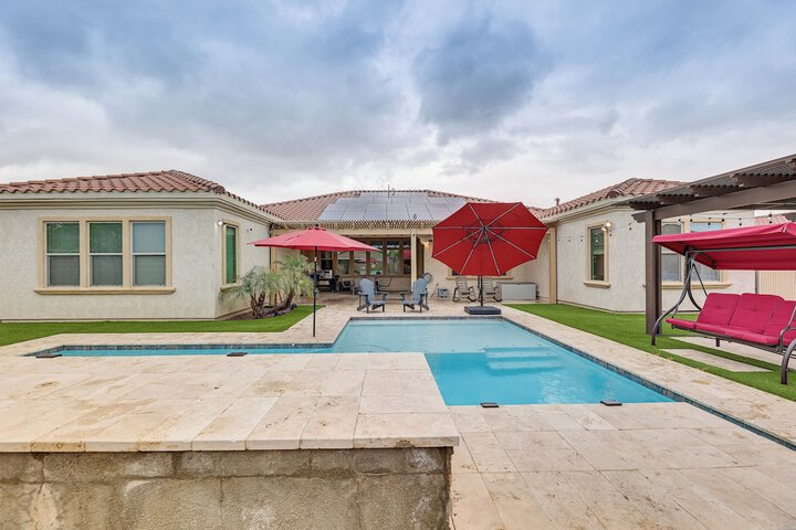 Luxury Queen Creek Home w / Calming Pool Oasis!