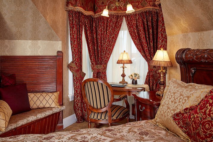 Room 52 of 75