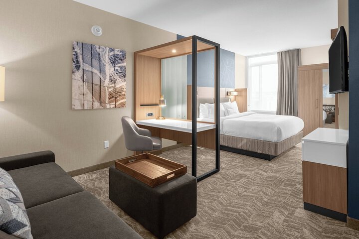Room 14 of 19