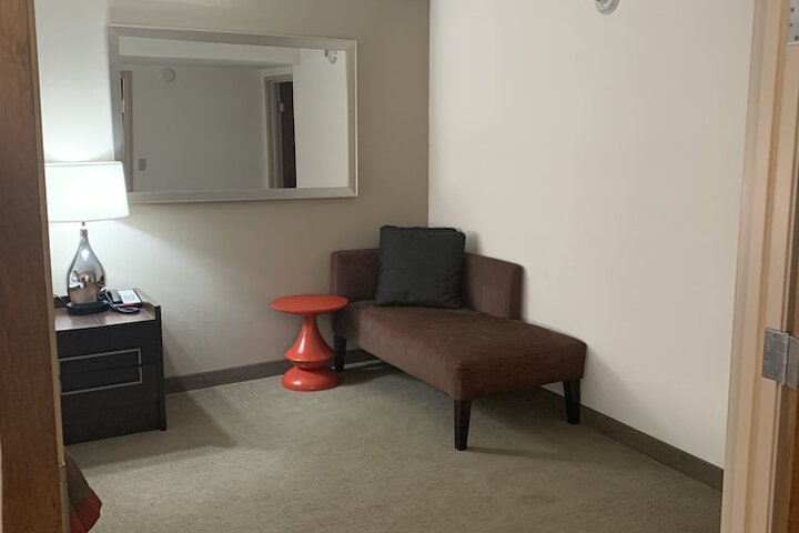 Room 27 of 62