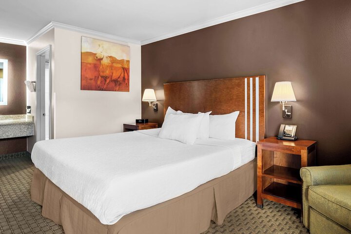 Room 14 of 26
