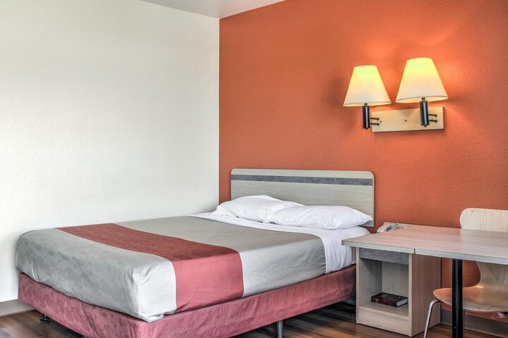 Motel 6 Mojave CA
