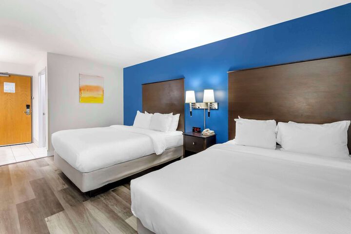Room 25 of 48