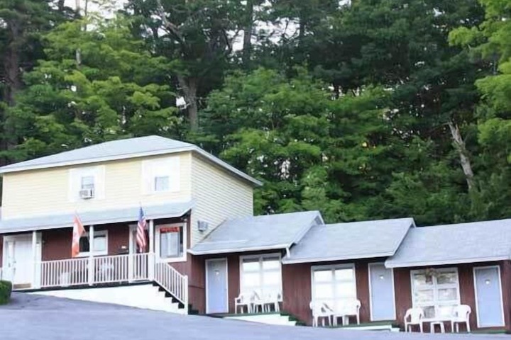 Pinebrook Motel