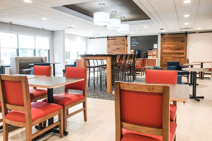 Holiday Inn Express Statesboro by IHG