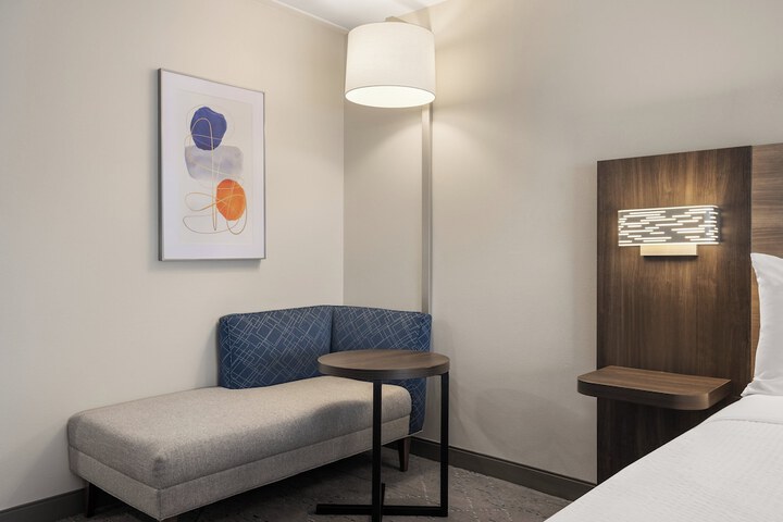Holiday Inn Express Fayetteville – Fort Bragg by IHG
