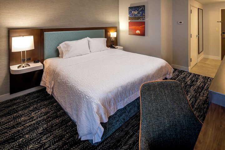 Hampton Inn Long Island / Commack