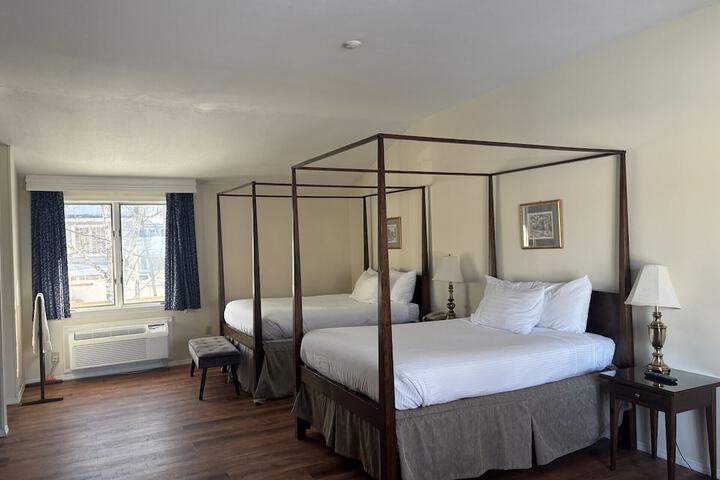 Beekman Arms and Delamater Inn