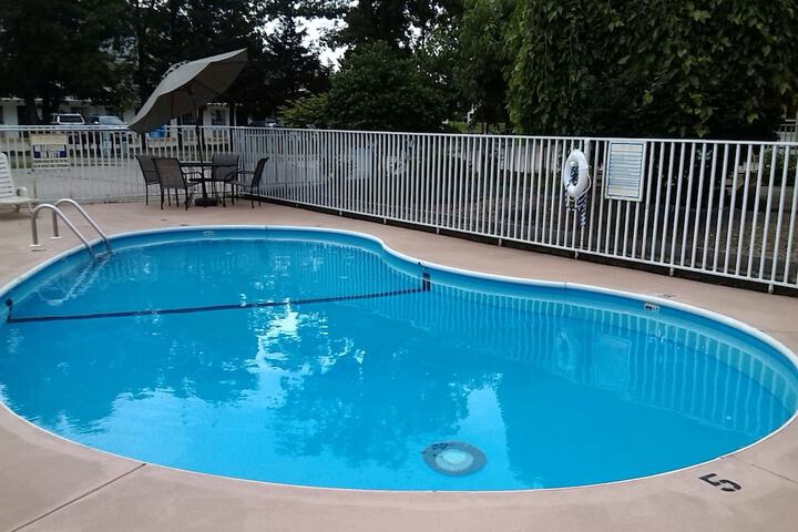 Pool 2 of 25