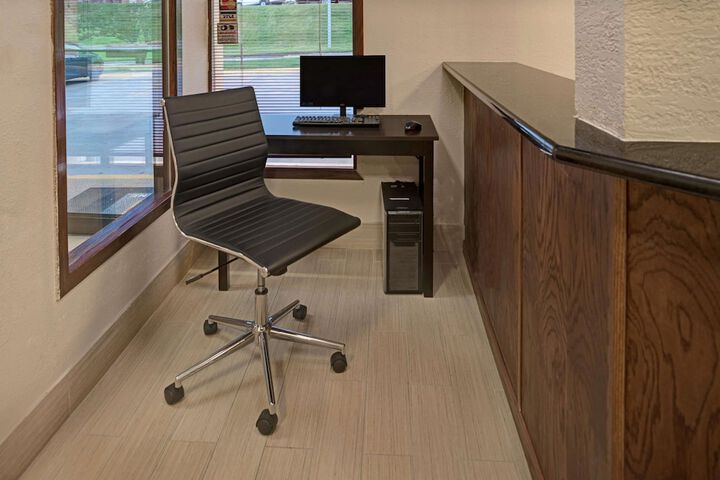 Business Center 16 of 16