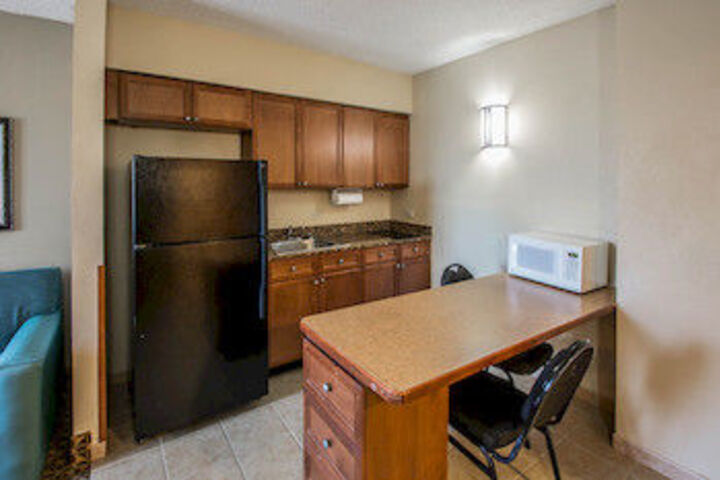 MainStay Suites