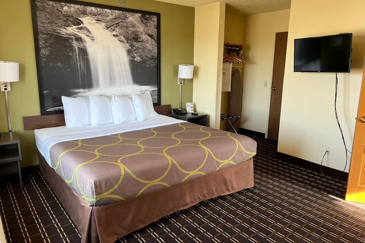 Room 27 of 44